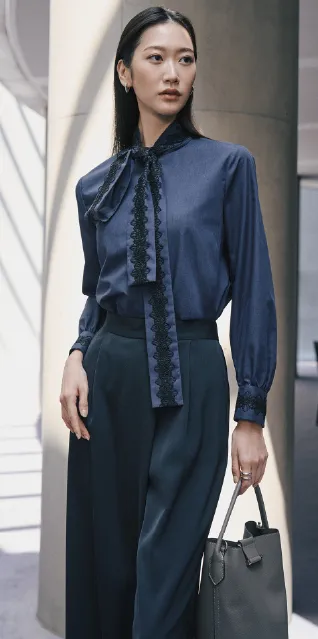 BLOUSE
