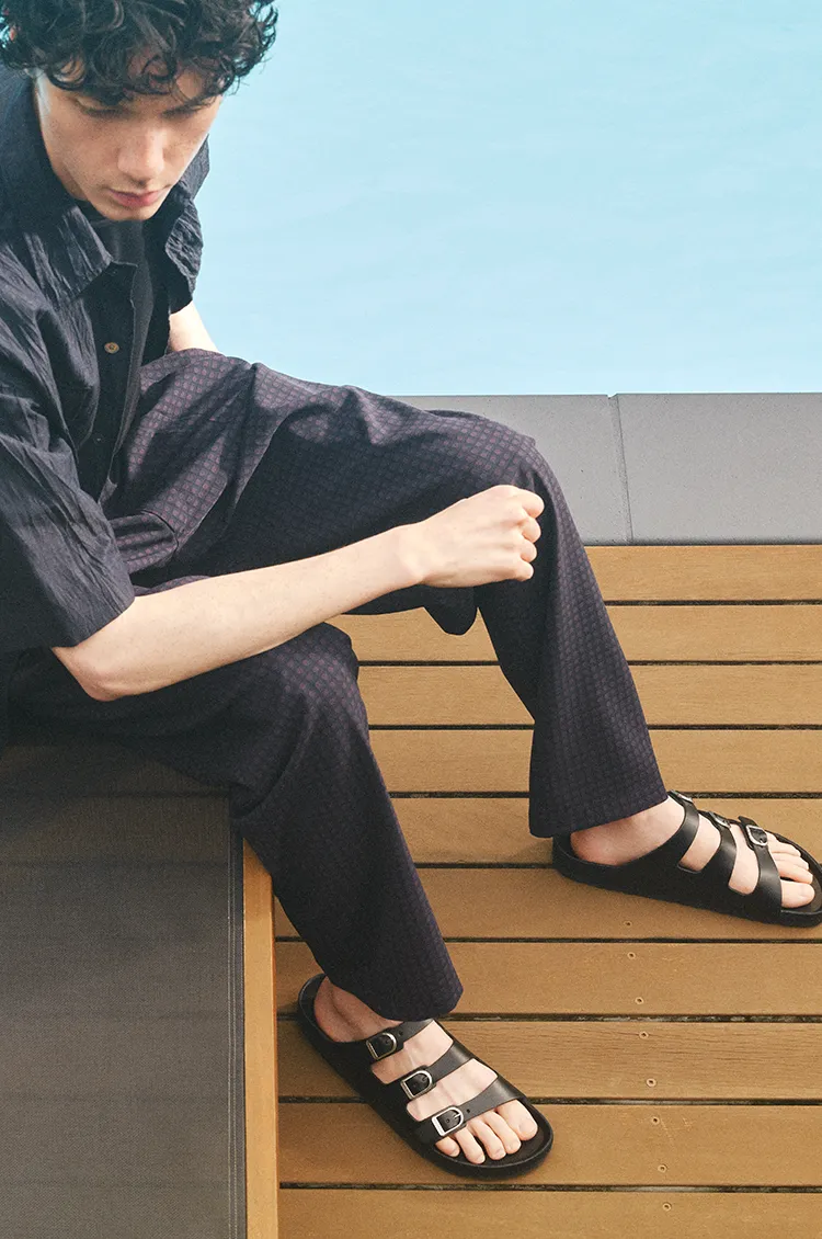 LEATHER SANDALS