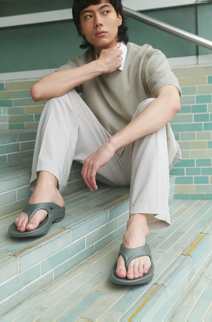 SPORTY SANDALS