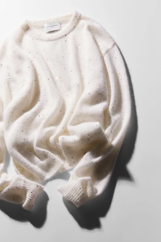 KNIT WEAR ニットの見出し