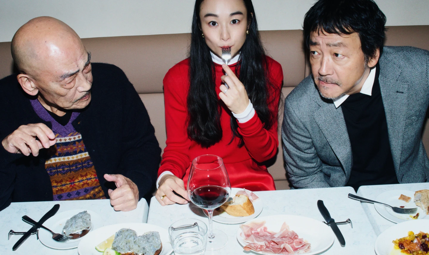 UA HOLIDAYS 2025 WOMEN