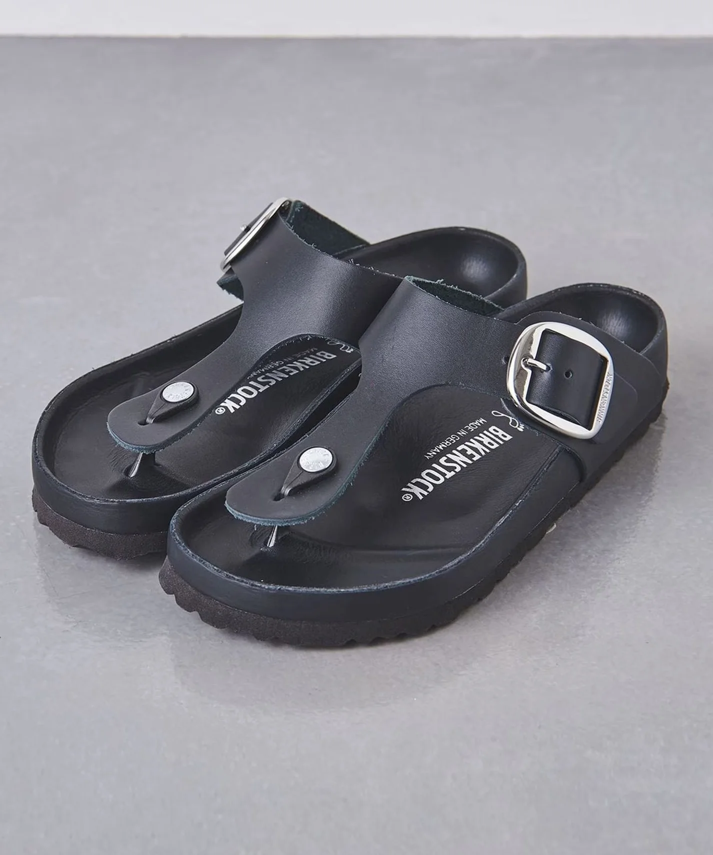 この夏履きたいこの一足 BEST SUMMER SANDALS|ユナイテッド この夏履きたいこの一足 BEST SUMMER SANDALS|ユナイテッド