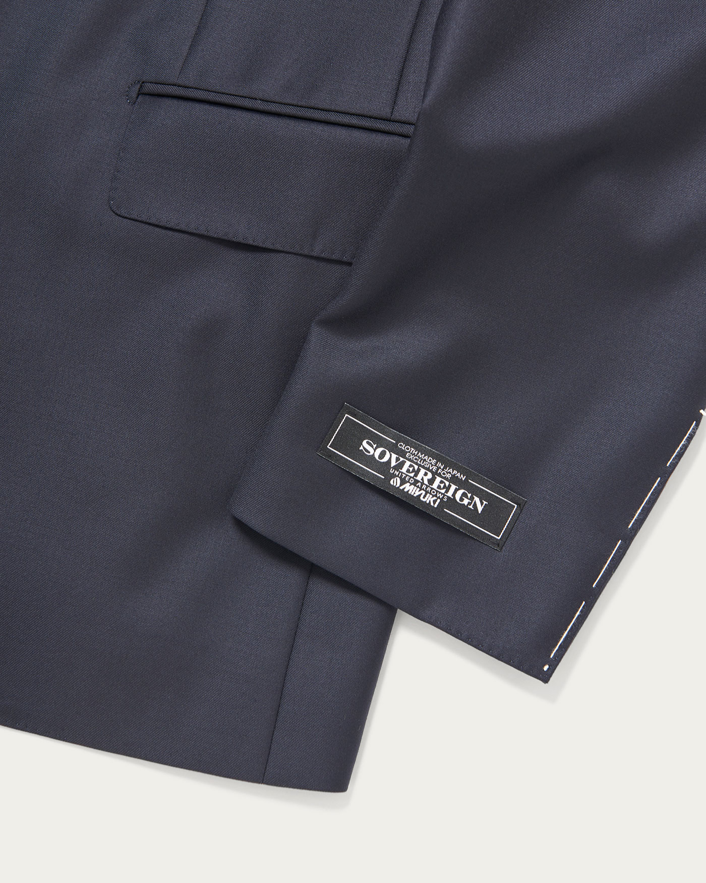 Suit | TOPS | ソブリン | MEN | 2022年秋冬コレクション Suit | TOPS | ソブリン | MEN | 2022年秋冬コレクション