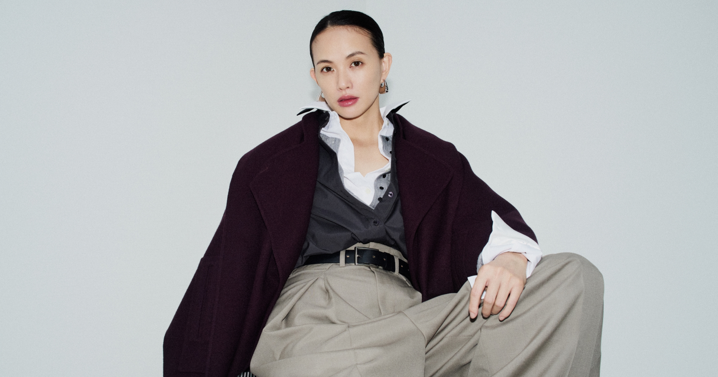 THE COAT- 臼田あさ美が魅せるイウエンマトフのリバーコート
