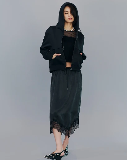 ESSENTIAL 01