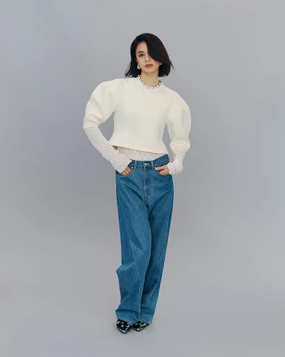 ESSENTIAL 02
