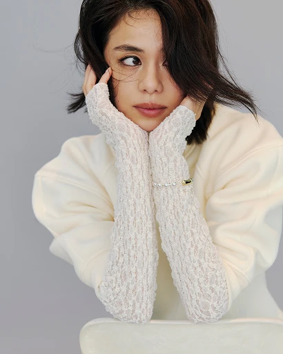 ESSENTIAL 02