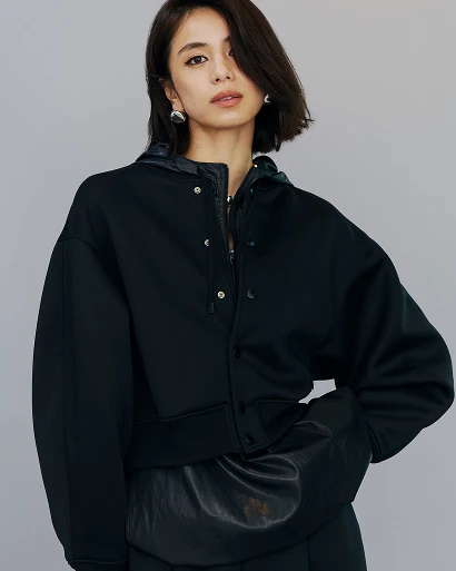 ESSENTIAL 03