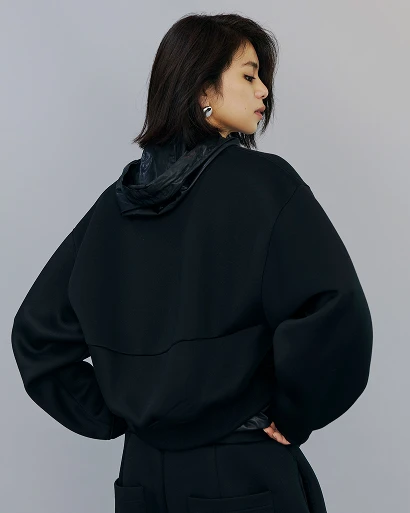 ESSENTIAL 03