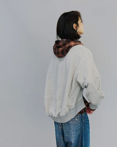 ESSENTIAL 04