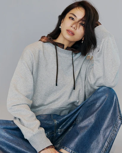 ESSENTIAL 04