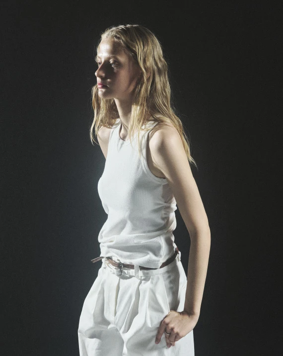 LOOK 02