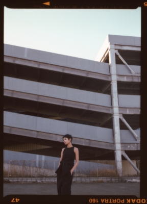 遊び心が効いたサイジングで、大人の余裕も演出