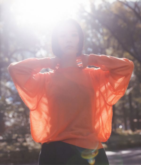 しなやかな素材を品格を漂わせながらまとう夏