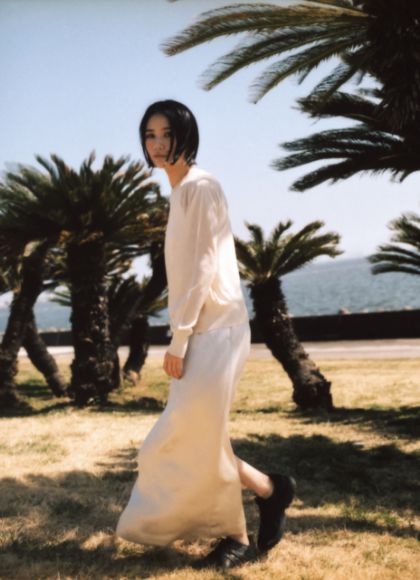 しなやかな素材を品格を漂わせながらまとう夏