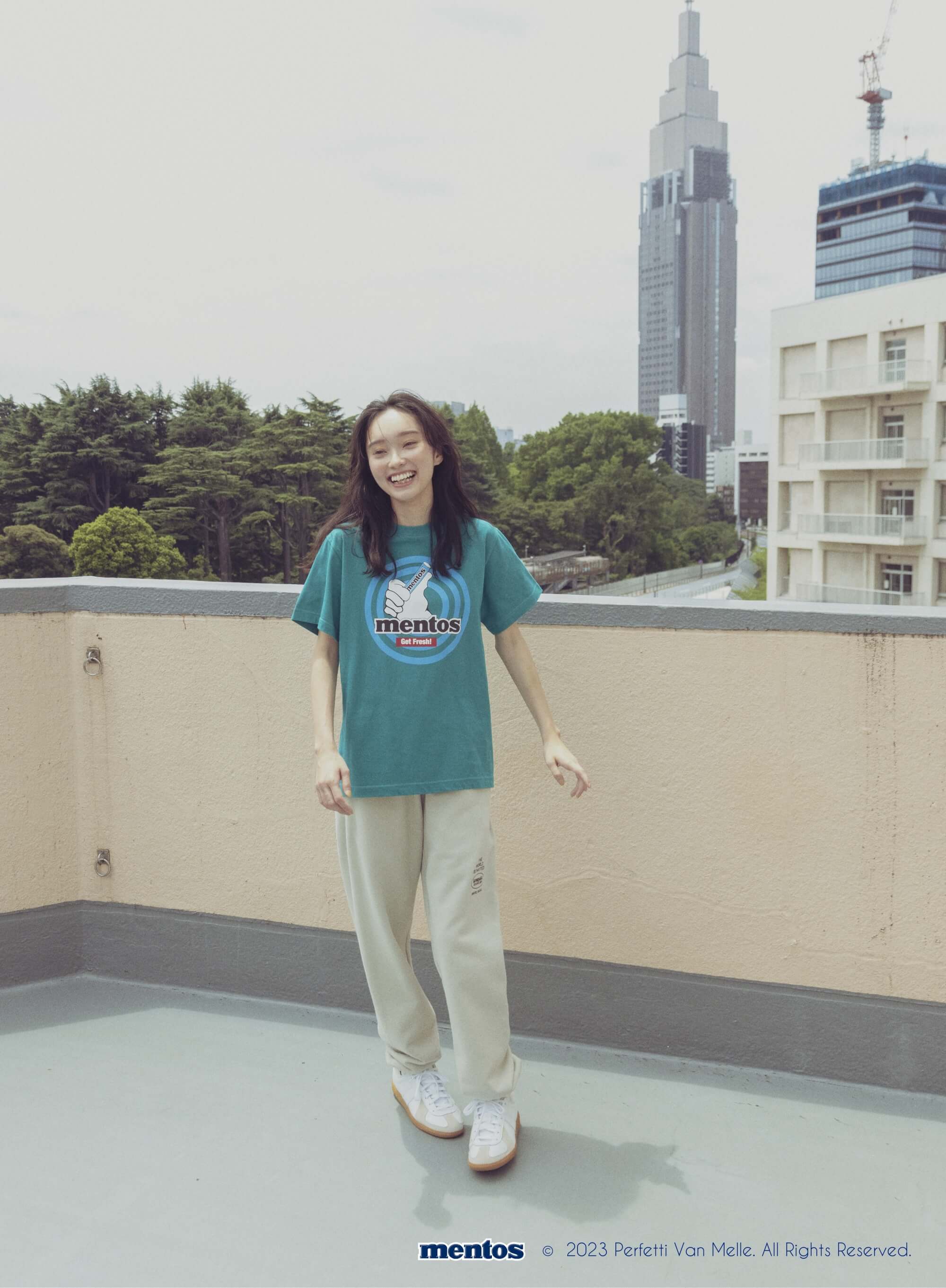 ＜mentos × info. BEAUTY&YOUTH＞ ロゴ Tシャツ