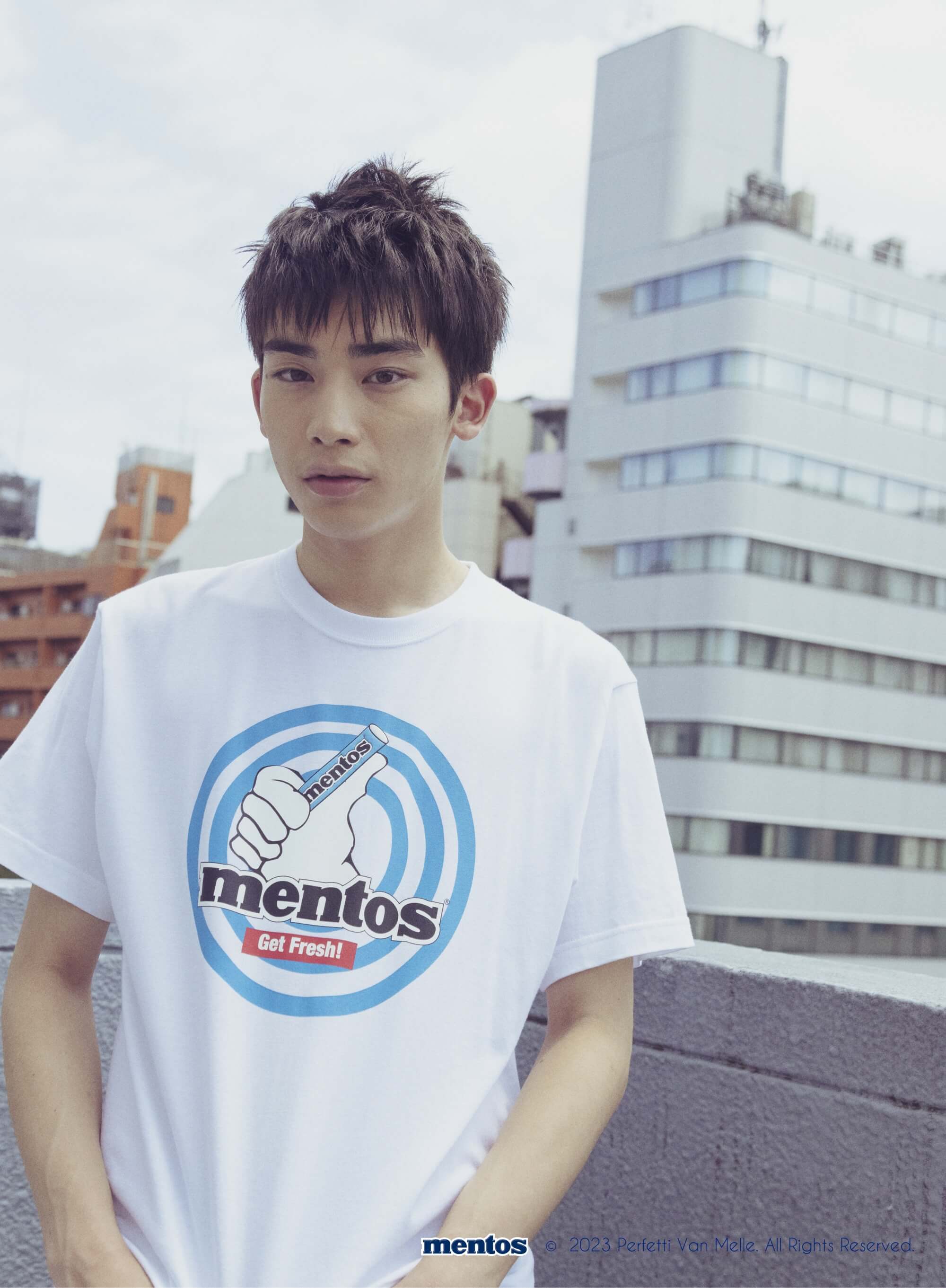 ＜mentos × info. BEAUTY&YOUTH＞ ロゴ Tシャツ