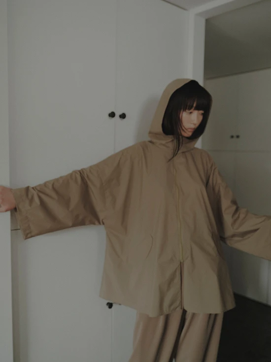 LOOK 02