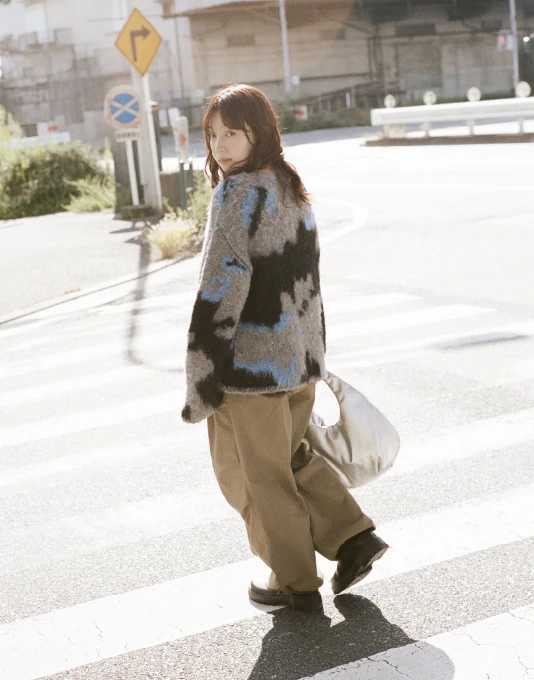 GRAPHICAL LOOSE KNIT