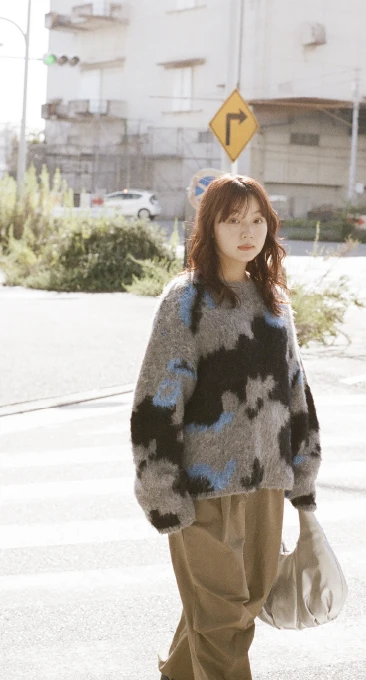 GRAPHICAL LOOSE KNIT