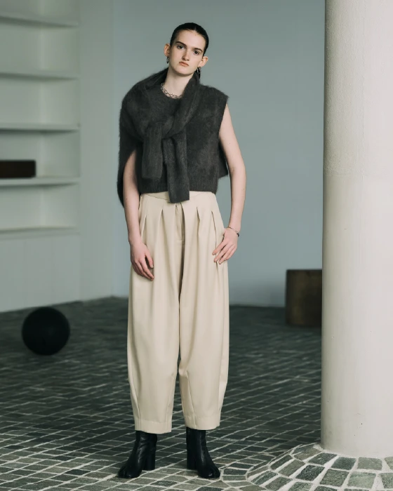 conte 2024 AUTUMN/WINTER LOOK_2 辺見えみり|コンテ conte 2024 AUTUMN/WINTER LOOK_2 辺見えみり|コンテ