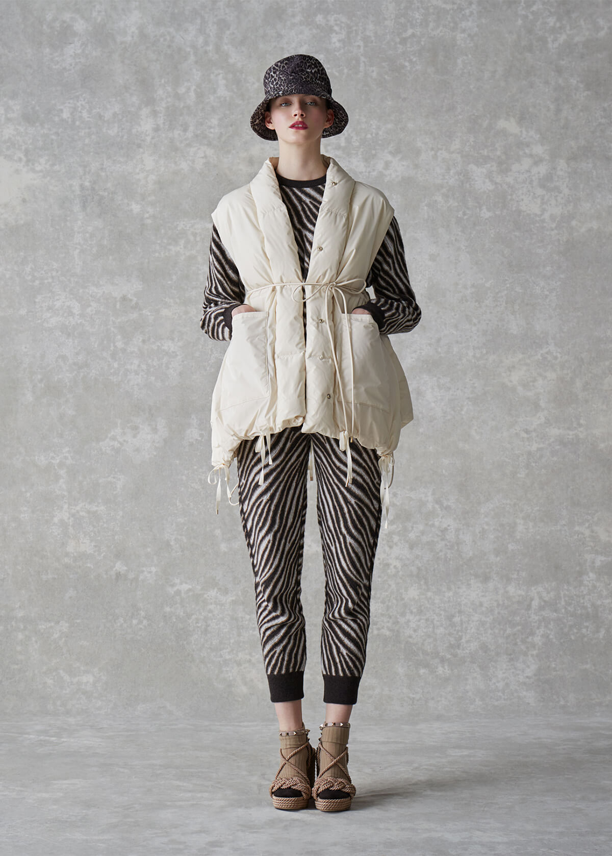 LOOK 38
