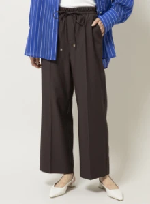 Pants ニーハイフレアパンツ スタッフコーデ