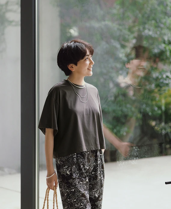 クロップドTシャツ DK.GRAY