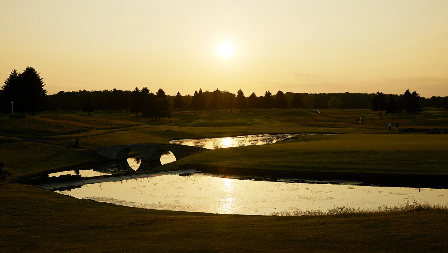 TaylorMade × UNITED ARROWS LOOK