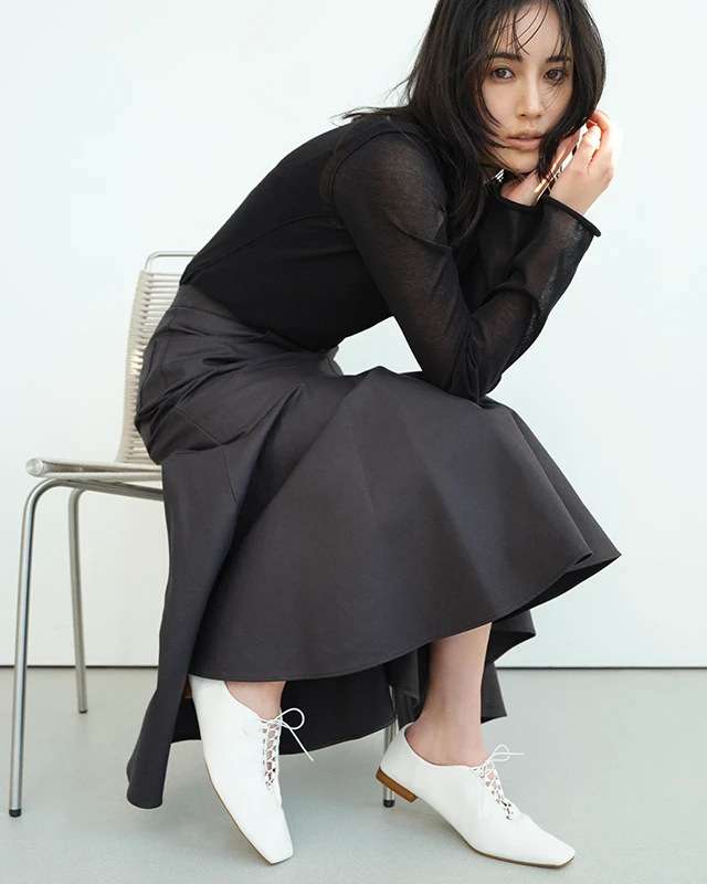 藤井夏恋 / FINE LACE UP FLAT SHOES