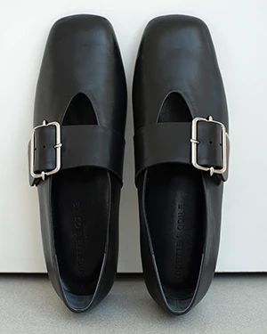 藤井夏恋 / NEW CLASSIC WIDE  FLAT SHOES