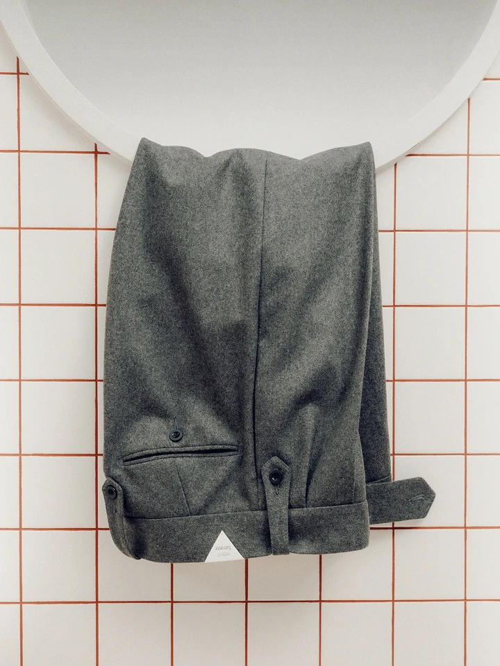 きまじめなトラウザーズ。