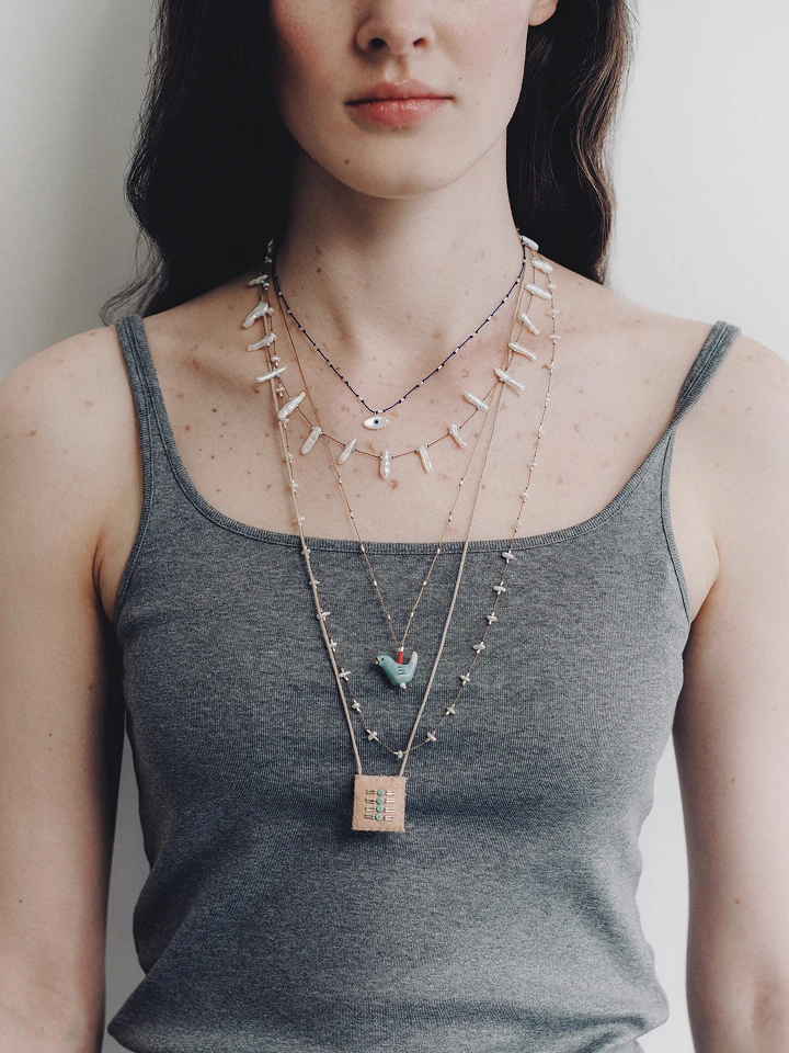 天然ジュエリーと夏のシナジー。