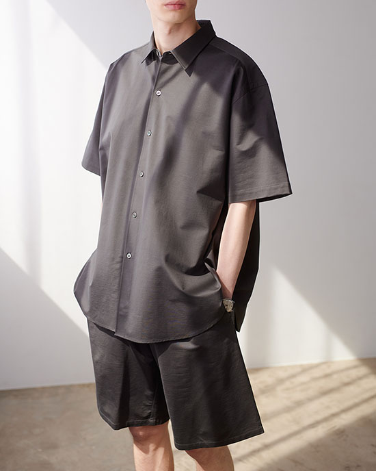 自分自身が心地よくいられる服を求めている人も多い気がしたんです