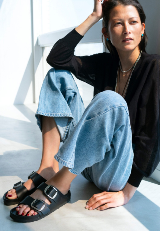 BLACK SHOES