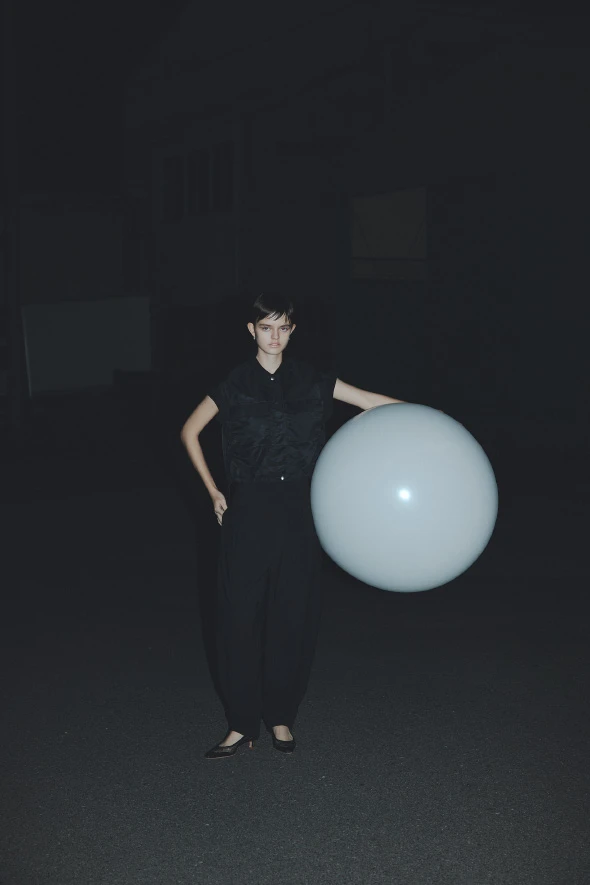 LOOK 01