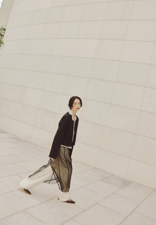 SQUARE-NECK JACKET DAILY STYLING