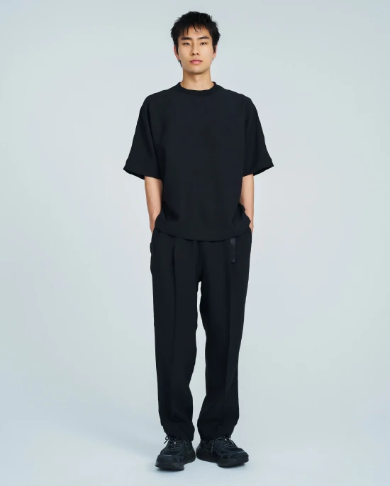 T-SHIRT / PANTS