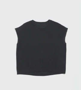 SLEEVELESS T-SHIRT