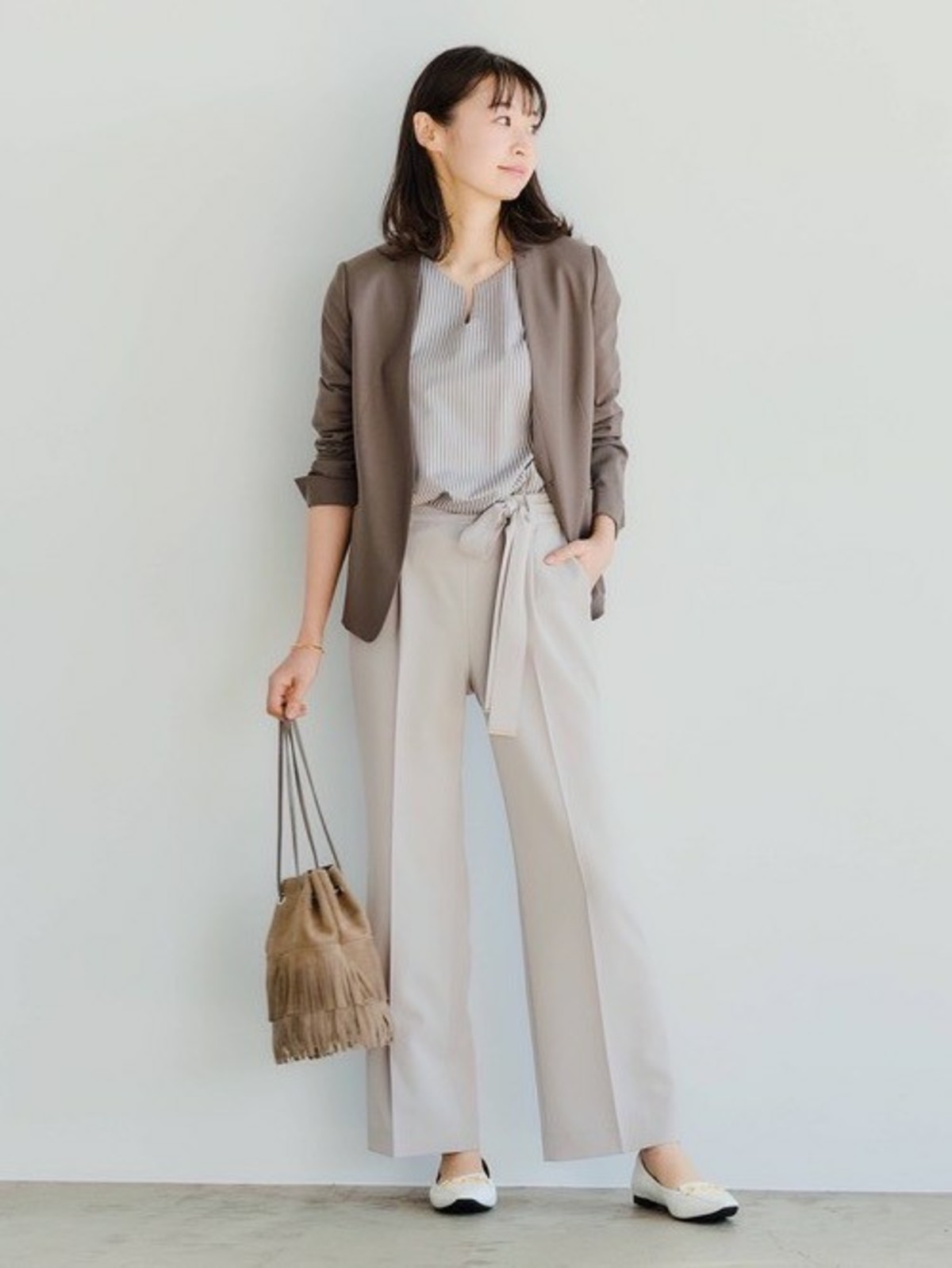 女性のビジネスカジュアルとは マナーを守った大人のおしゃれなコーデ例を紹介 Green Label Relaxing ブログ