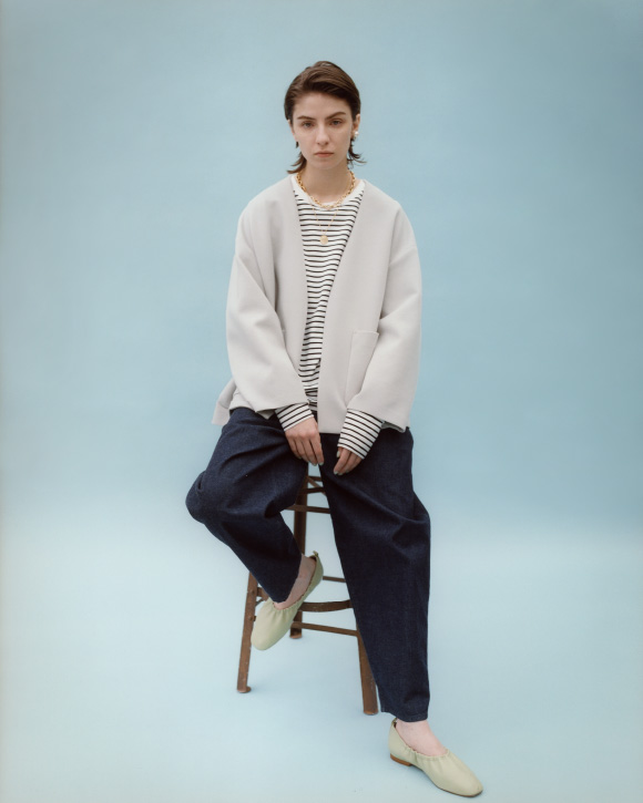 V NECK SHORT COAT