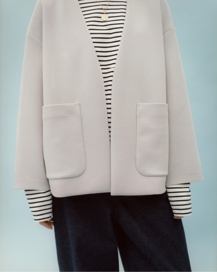 V NECK SHORT COAT